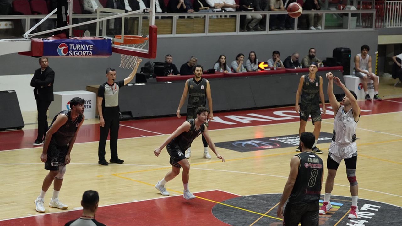 Yalova Turkiye Basketbol Ikinci Lig Ciftlikkoy Belediyespor Aksihar Galibiyet (3)