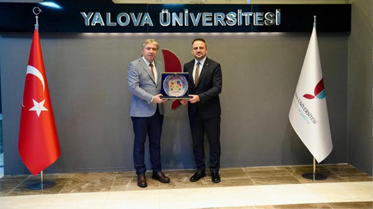 Yalova Turkiye Cumhuriyet Spor Bakan Yardimci Universite Rektor Ogrenciler Gorusme (3)