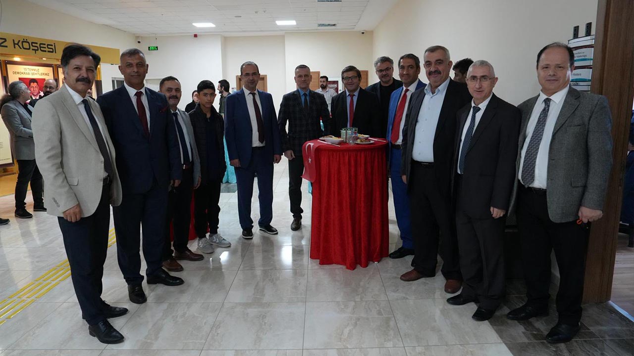 Yalova Universite Cumhuriyet Bayramı Kutlama (2)