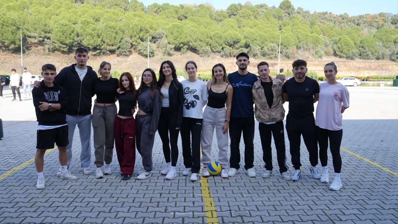 Yalova Universite Spor Bilimleri Fakulte Geleneksel Sokak Oyunlari Senlik (2)