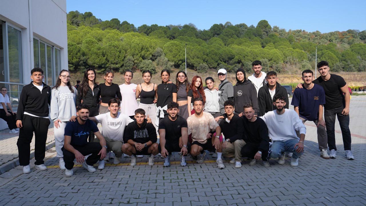 Yalova Universite Spor Bilimleri Fakulte Geleneksel Sokak Oyunlari Senlik (4)