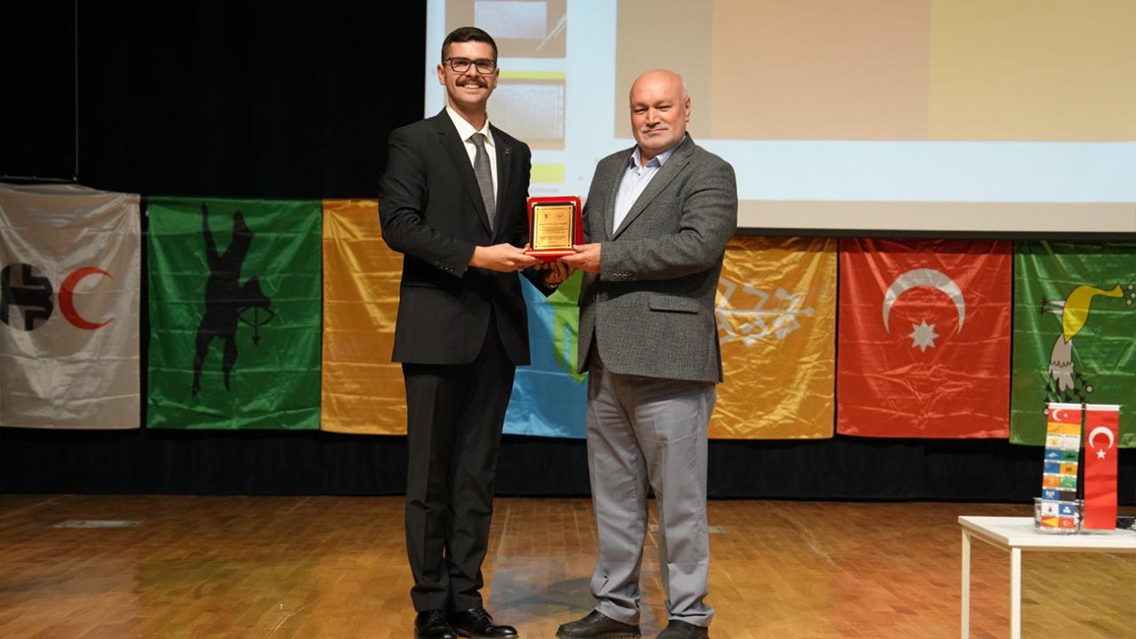 Yalova Universitesi Turk Dunyasi Uygulama Arastirma Merkez Anadolu Gocler Konferans (4)