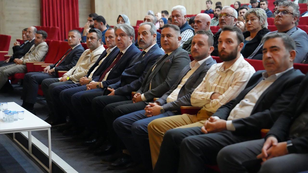 Yalova Universitesi Turk Dunyasi Uygulama Arastirma Merkez Anadolu Gocler Konferans (5)