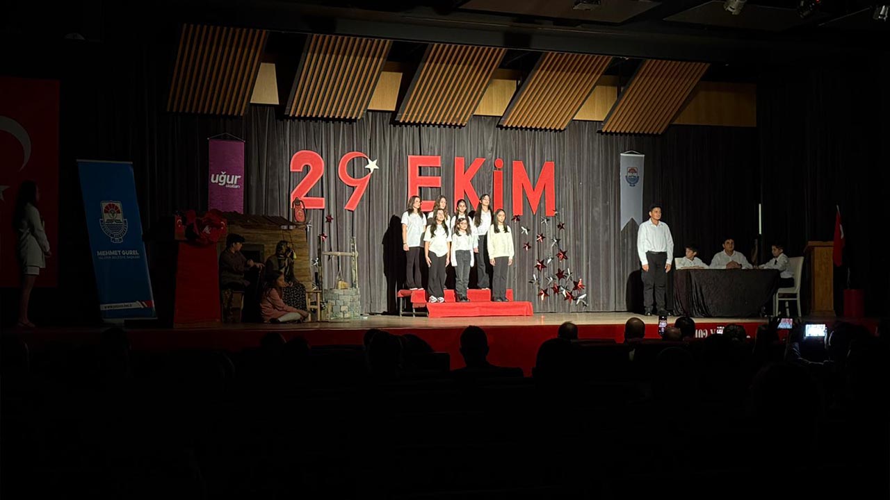 Yalova’da Cumhuri̇yet Coşkusu Sanatla Yaşandi (3)