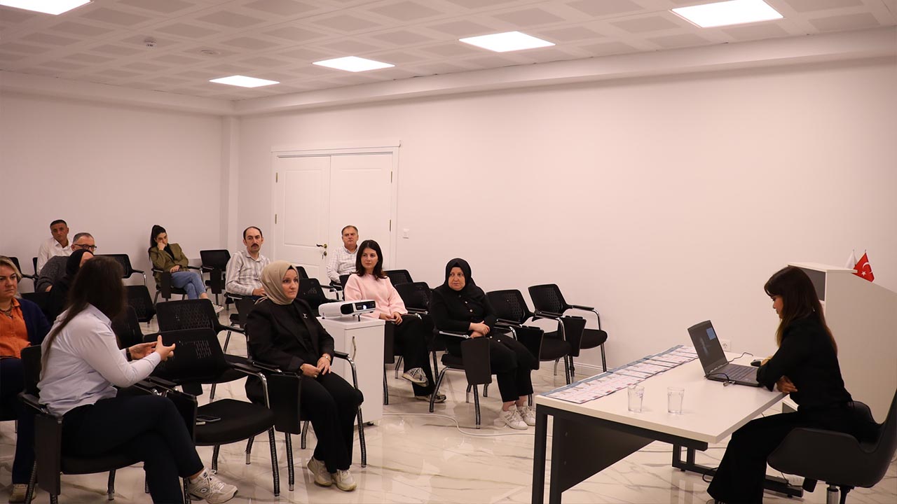 Yalova’da Koruyucu Aile Modeli Anlatıldı (2)
