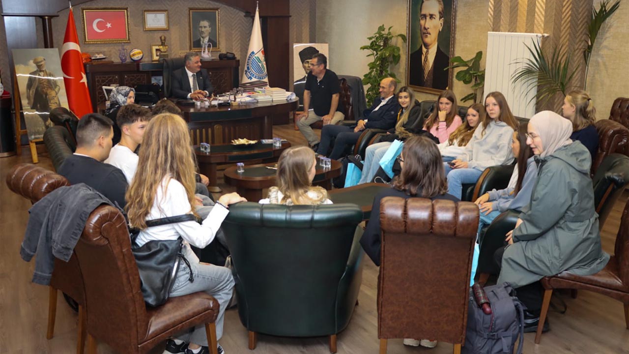 Yalova’nin Kardeş Şehri̇ Rottenburg’dan Başkan Gürel’e Zi̇yaret (2)