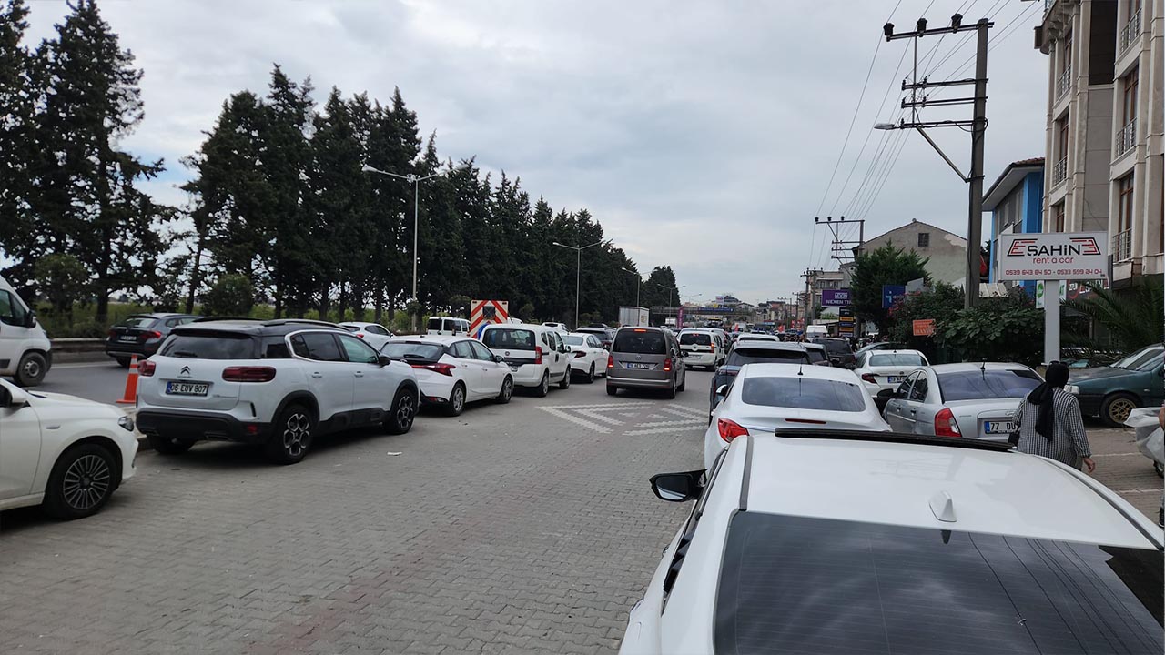Yol Çalışması Yalova İzmit Trafiğini Kilitledi (6)
