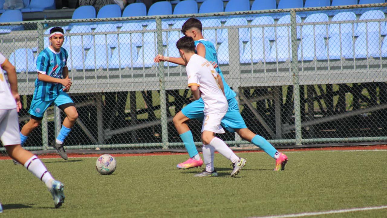 4 Gollü 2 Kırmızı Kartlı Maçta Kazanan Yok (4)