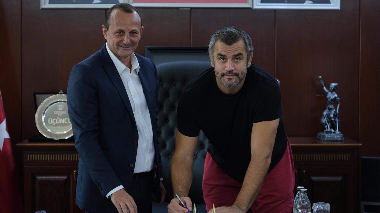 Çiftlikköy Belediye’den Basketbolda İmza Şov (1)