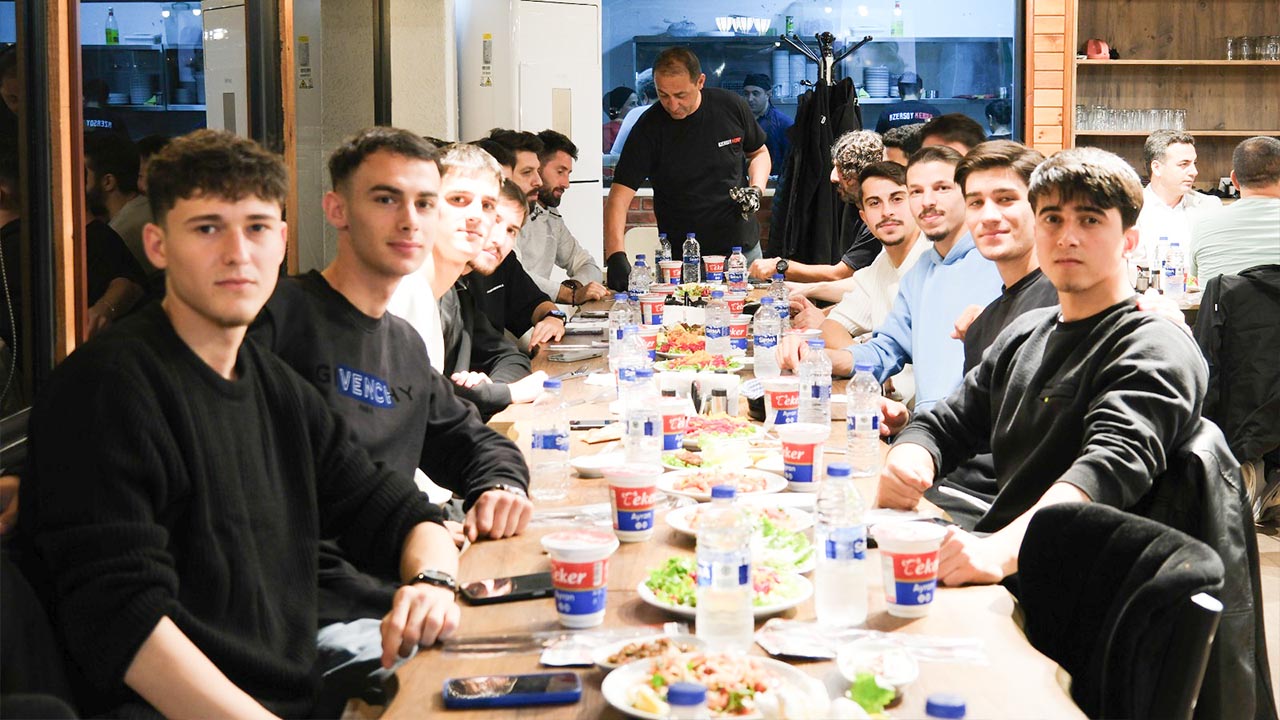 Çiftlikköy Belediyespor Moral Yemeğinde Buluştu (6)