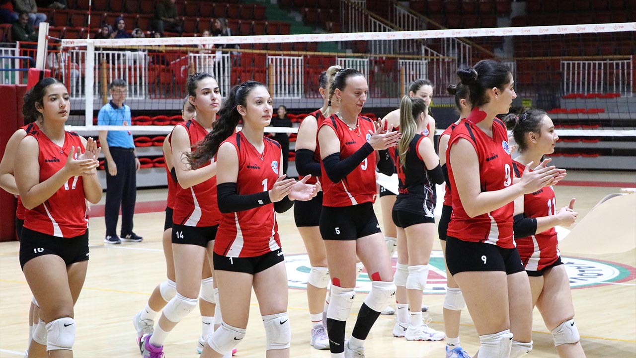 Çiftlikköy’ün Sultanları Peyman Karşısında (4)