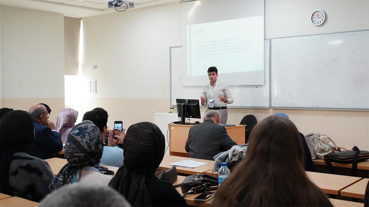 1. Uluslararası Sosyal Araştırmalar Sempozyumu Sona Erdi (1)