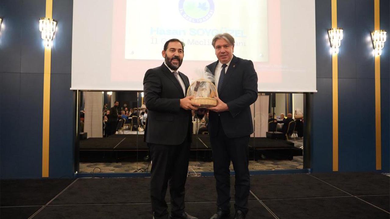 1. Uluslararası Sosyal Araştırmalar Sempozyumu Sona Erdi (3)