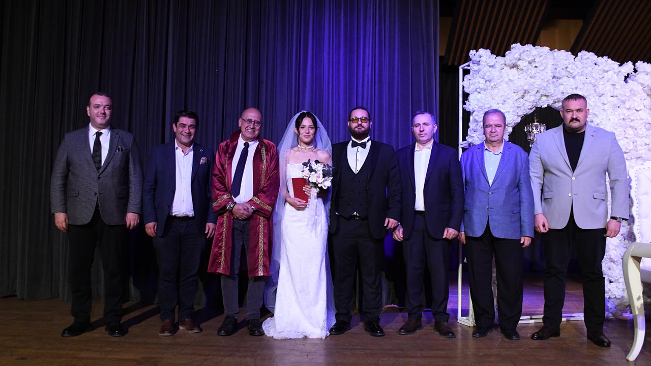 Batuhan Ile Elif Nur Görkemli Törenle Evlendi (4)