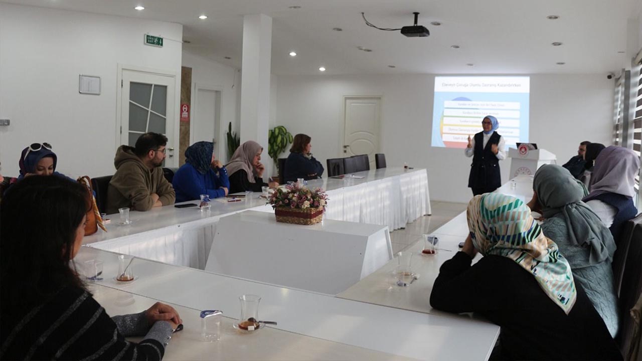 Çiftlikköy Sağlık Personeline Eğitim Verildi (2)