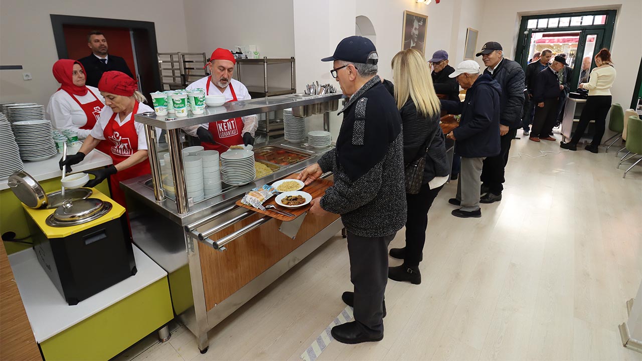 Kent Lokantalarında 47 Bin Menü Sunuldu (1)