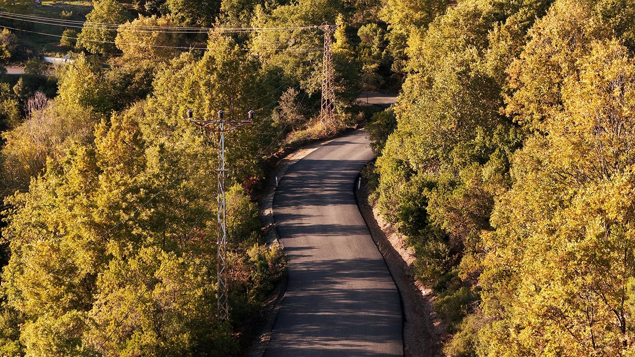 Köy Yollarında Sıcak Asfalt Çalışmaları Devam Ediyor (2)