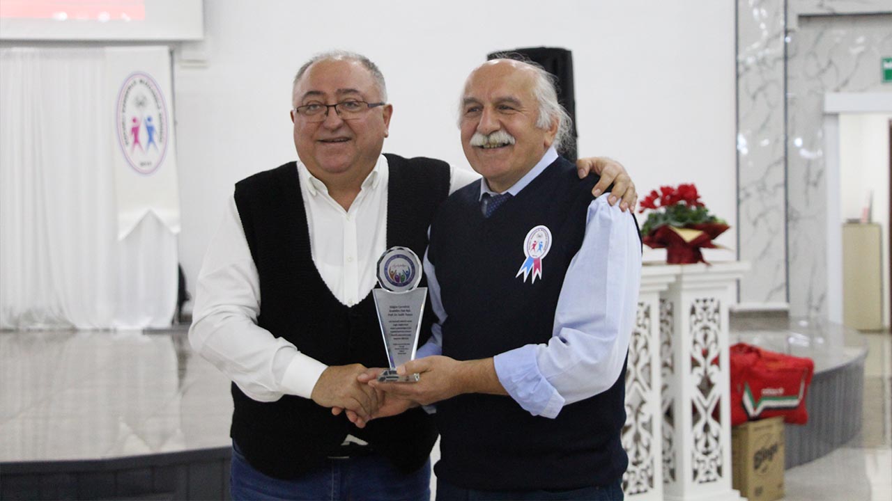 Akciğer Kanseri Farkındalığı İçin Kahvaltı Ve Söyleşi Etkinliği Düzenlendi (6)