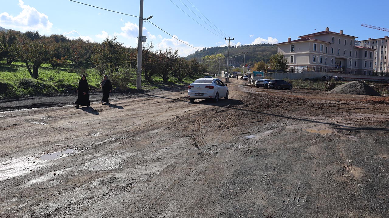 Yalova Ulasim Universite Yol Camur (3)