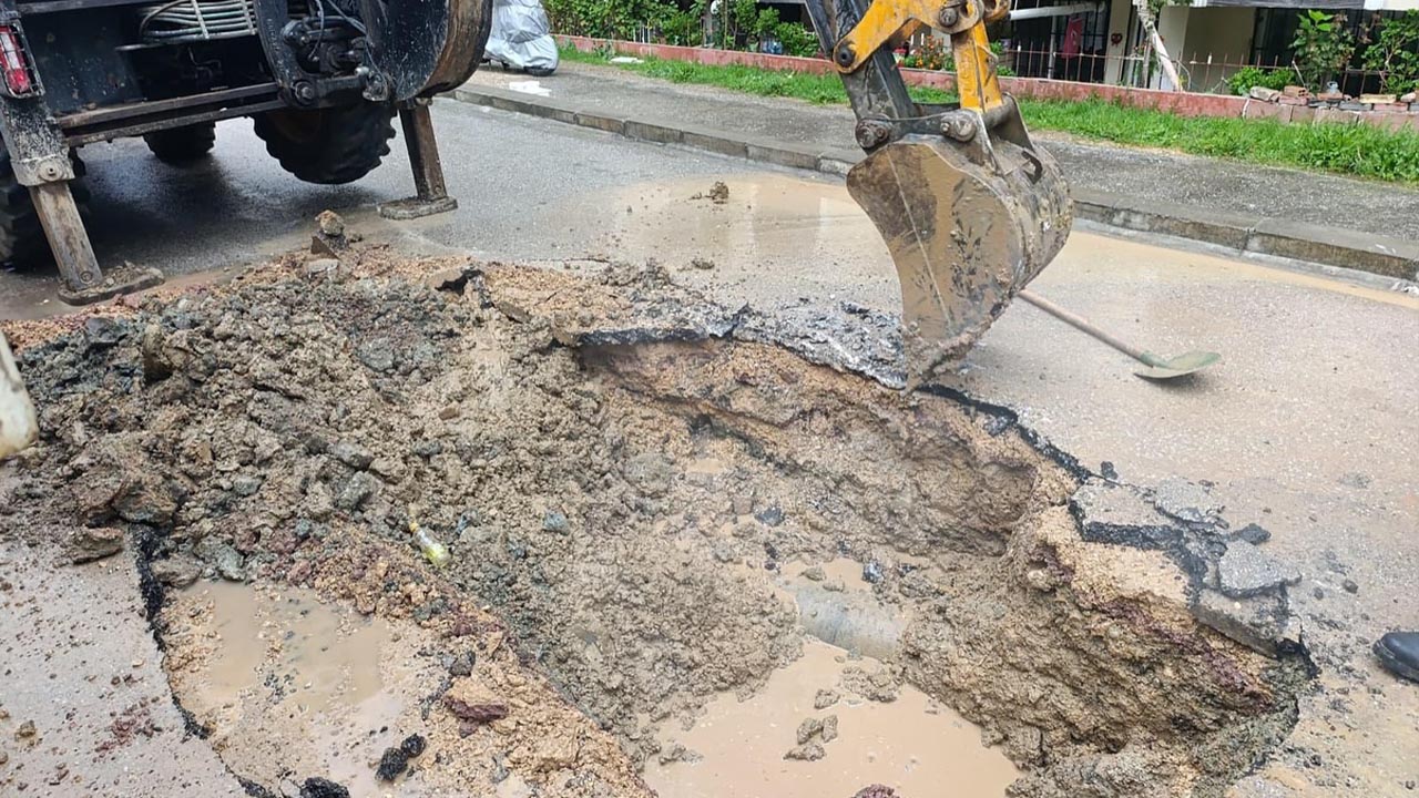 Poyraz Caddesi’ne Yeniden Su Verildi (3)