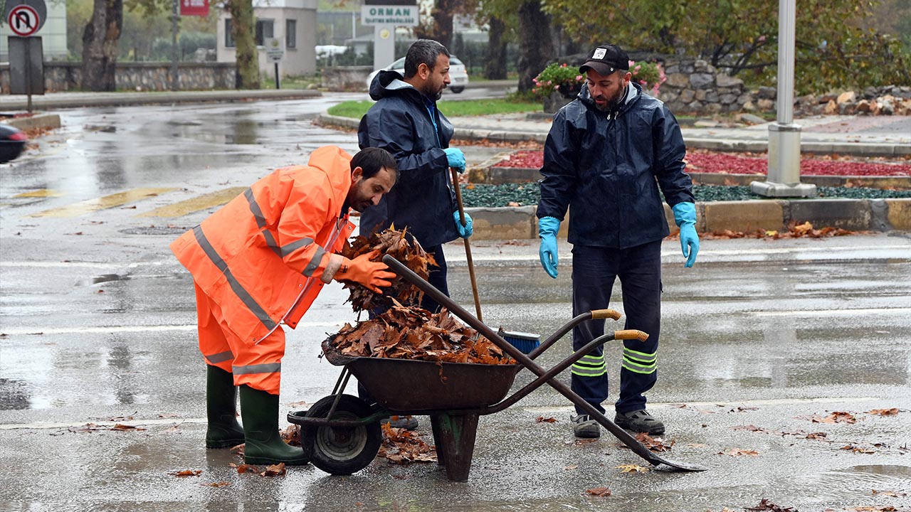Su Arizalarina Ve Tikanan Mazgallara Aninda Müdahale (3)