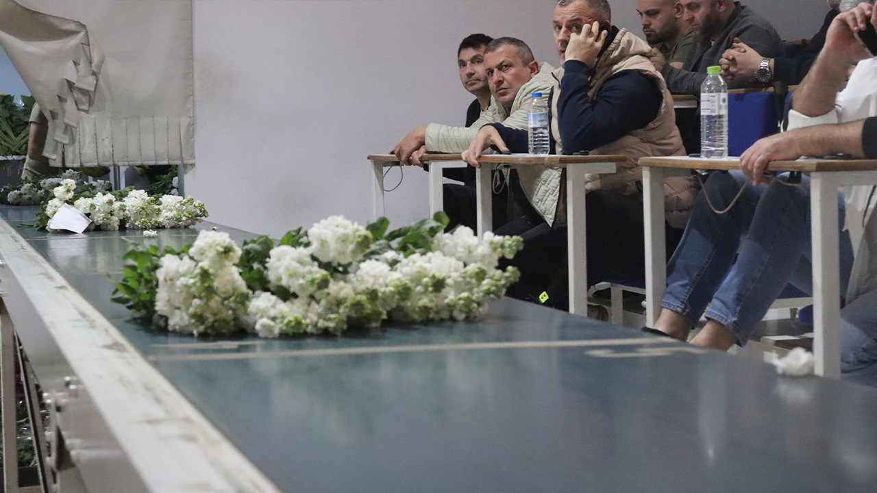 Mezatta Öğretmenler Günü Yoğunluğu Haber Çiçek (4)