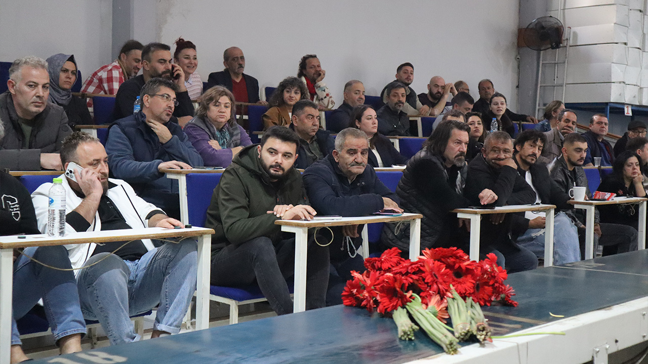 Mezatta Öğretmenler Günü Yoğunluğu Haber Çiçek (5)