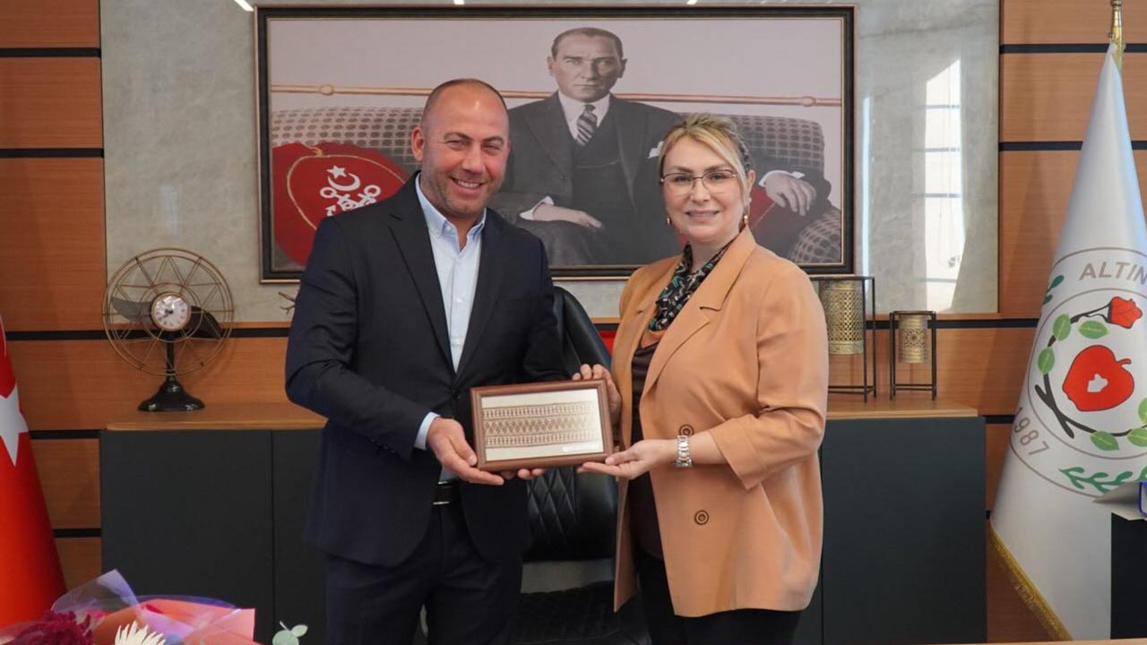 Yalova Altinova Baskan Fazlacaya Ak Parti Teskilatlarindan Ziyaret (2)