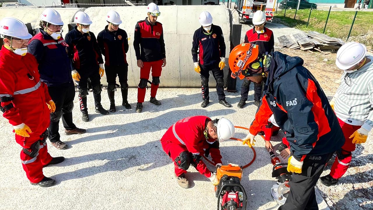Yalova Altinova Itfaiye Personel Arama Kurtarma Egitim Calisma (3)