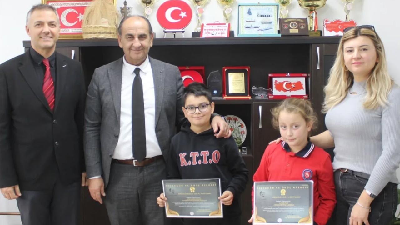 Yalova Altinova Kaymakam Milli Egitim Mudurune Dereceye Giren Ogrencilerden Ziyaret (2)