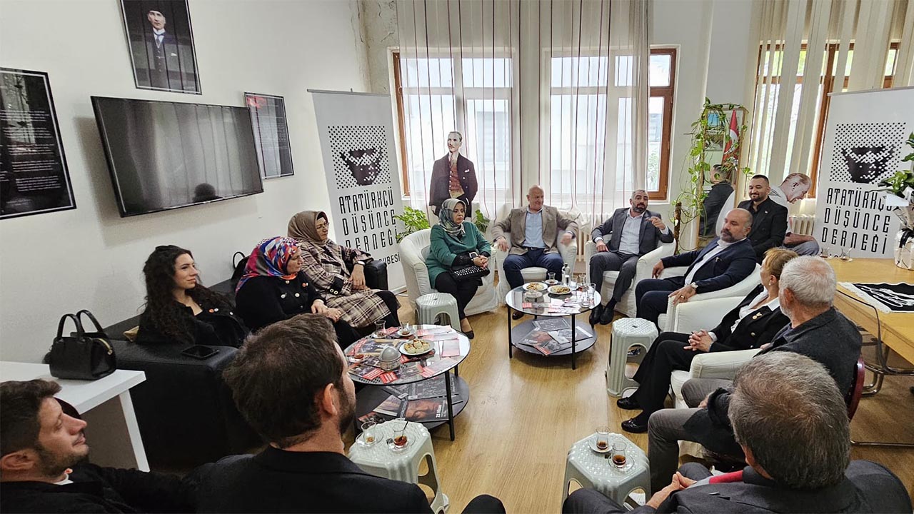 Yalova Anahtar Parti Il Baskanlik Add 10 Kasim (1)