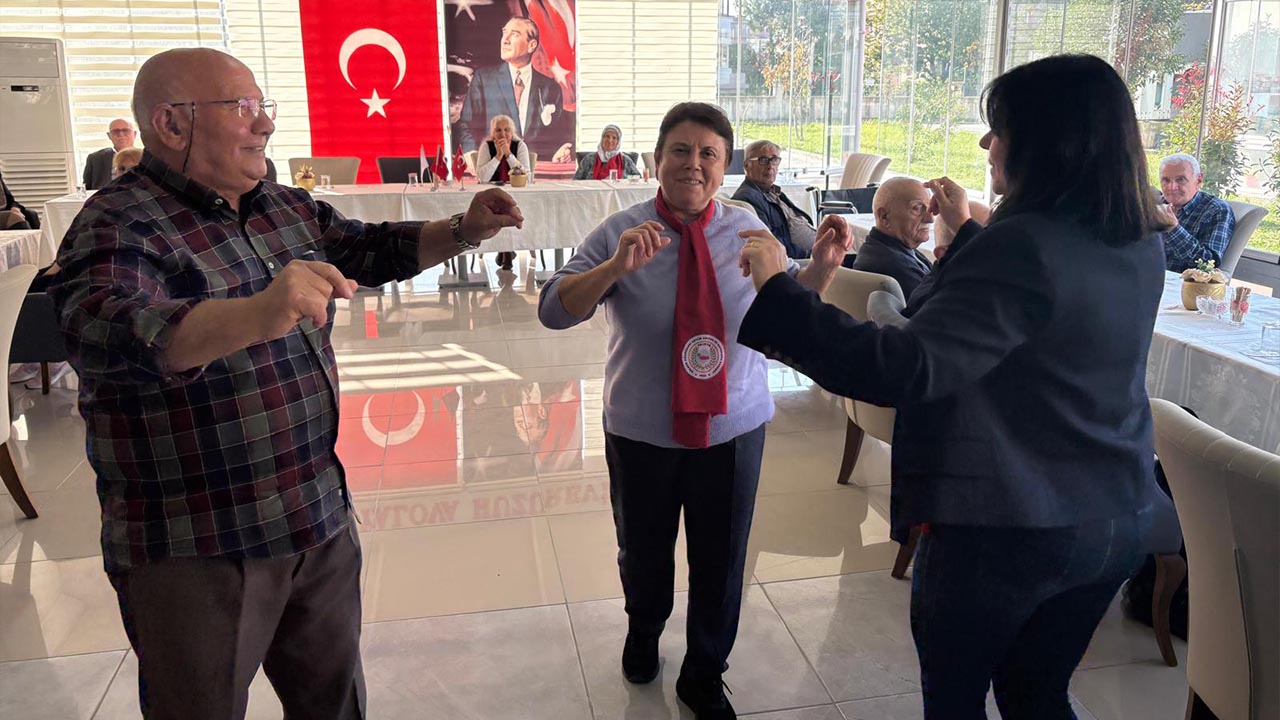 Yalova Bal Goc Dernegi Huzurevi Ziyaret (4)