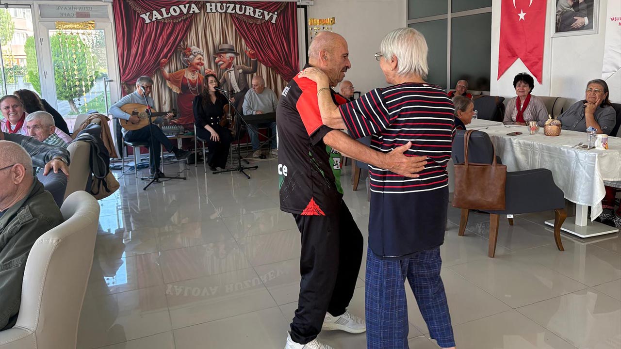 Yalova Bal Goc Dernegi Huzurevi Ziyaret (8)