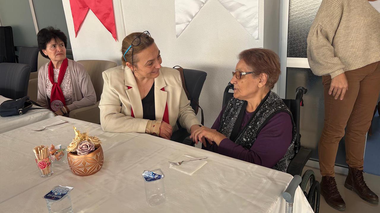 Yalova Bal Goc Dernegi Huzurevi Ziyaret (9)