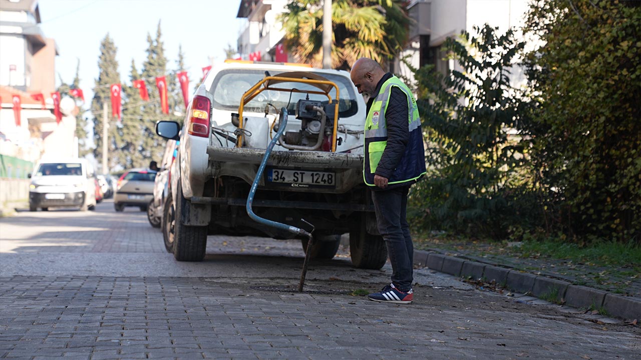 Yalova Belediyesi Kanalizasyon Sicak Sisleme Sinek Mucadele (4)