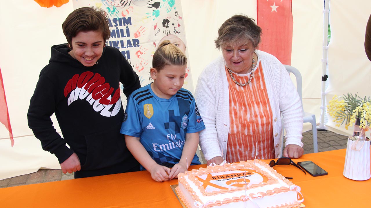 Yalova Birlikte Kanserle Mucadele Dernegi Losemili Cocuklar Hafta Kutlama Etkinlik (4)