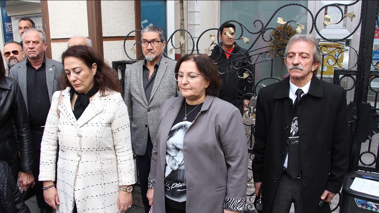 Yalova Chp Merkez Ilce Baskanlik Ataturk Anma Basin Acilama Milli Egitim Bakanlik Tepki (1)