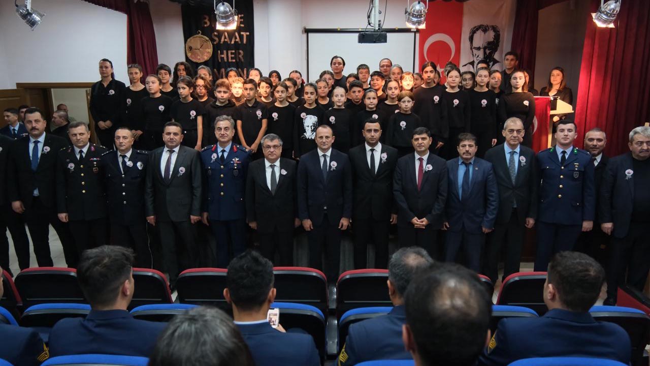 Yalova Ciftlikkoy Belediye Ataturk 10 Kasim Anma Program (3)