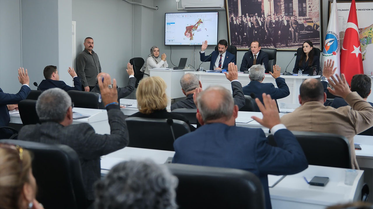 Yalova Ciftlikkoy Belediye Kasim Olagan Meclis 2026 Yil Butce (4)