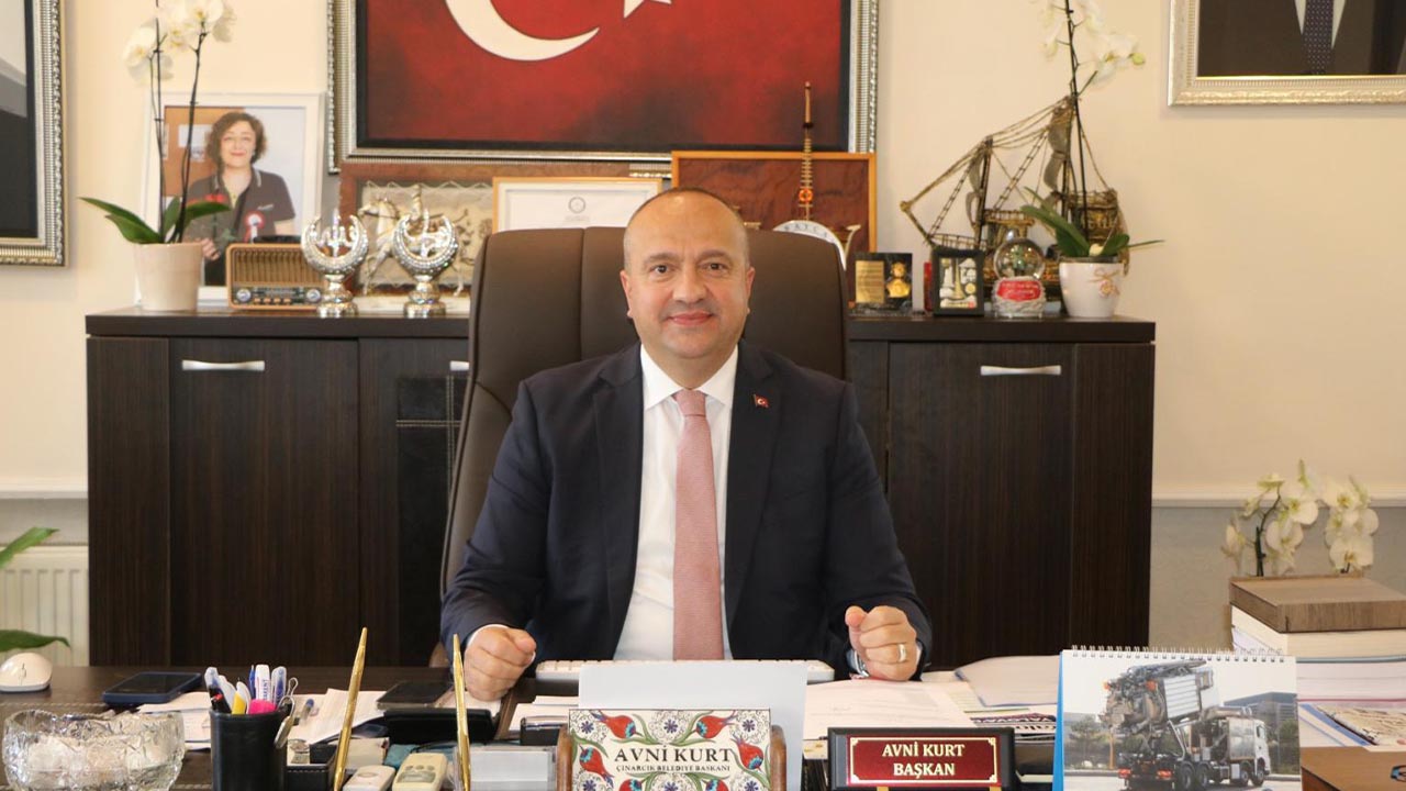 Yalova Cinarcik Belediye Baskan 24 Kasim Ogretmenler Gun Kutlama (1)