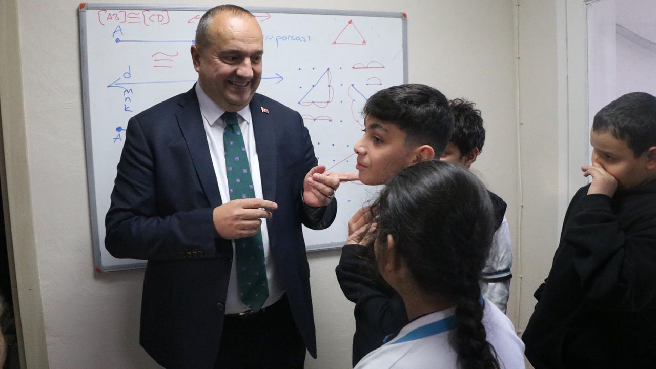 Yalova Cinarcik Belediye Baskan Kent Konseyi Pendik Soroptimist Kulübu Ogrenciler Ucretsiz Matematik Kurs (2)