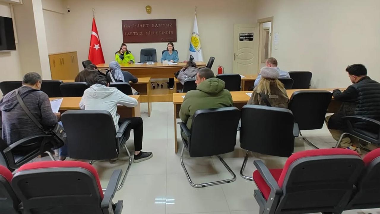 Yalova Cinarcik Belediyesi Istihdam Masasi Ges Grup Isveren Vatandas Gorusme (2)