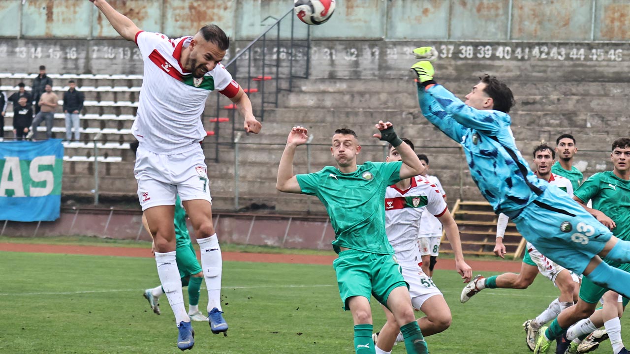 Yalova Fk Bursa Nilufer Nesine Ucuncu Lig Galibiyet (6)