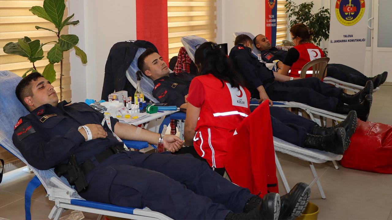 Yalova Il Jandarma Komutanlik Cumhuriyet 102 Yil Kan Bagisi Kizilay (3)