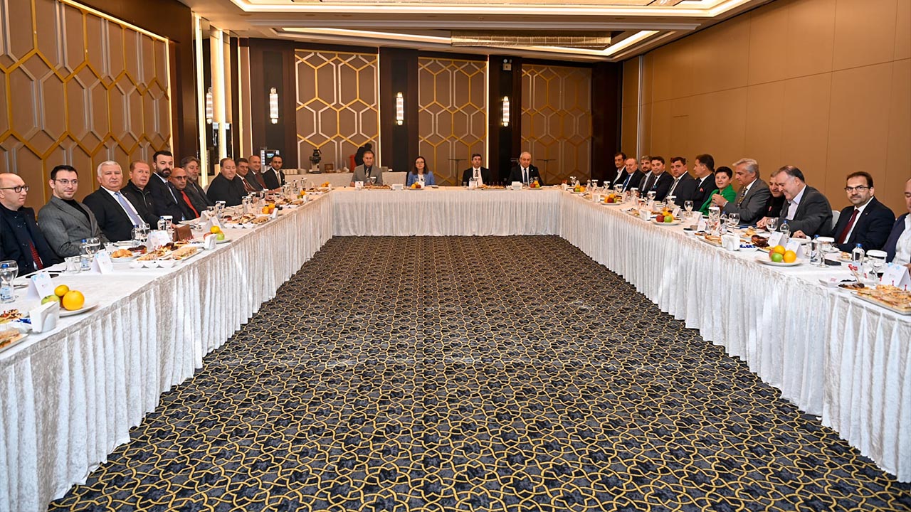 Yalova Il Turizm Sektor Toplanti Vali Paydaslar (5)