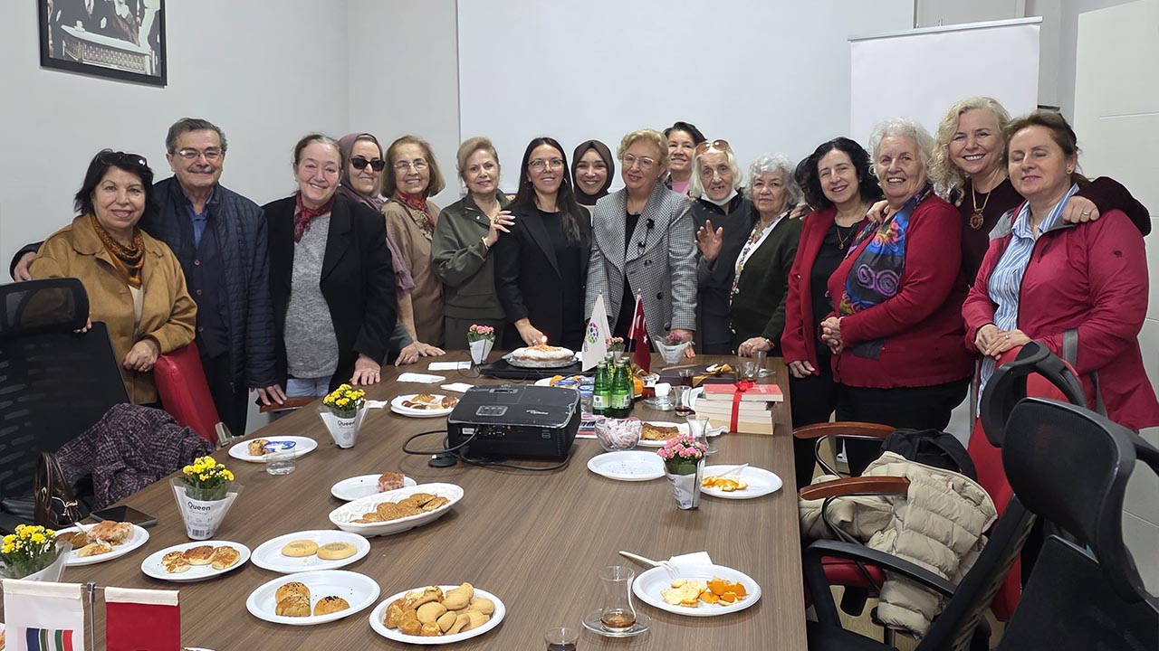 Yalova Kent Konseyi Kadin Meclisi Ogretmenler Gun Kutlama Bulusma (4)