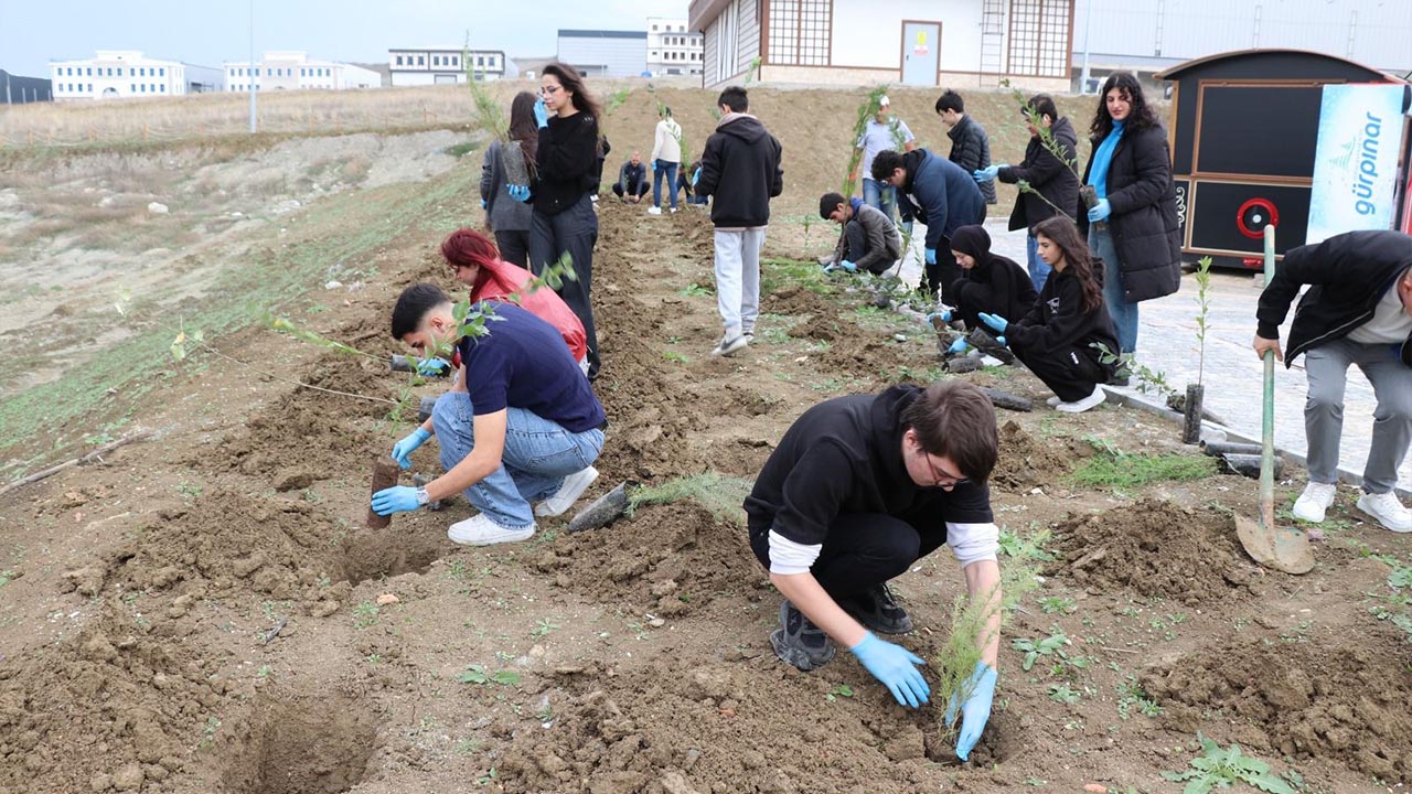 Yalova Osb Sehit Sercan Yazar Ataturk Anma Nutuk Hediye Fidan Dikme (2)