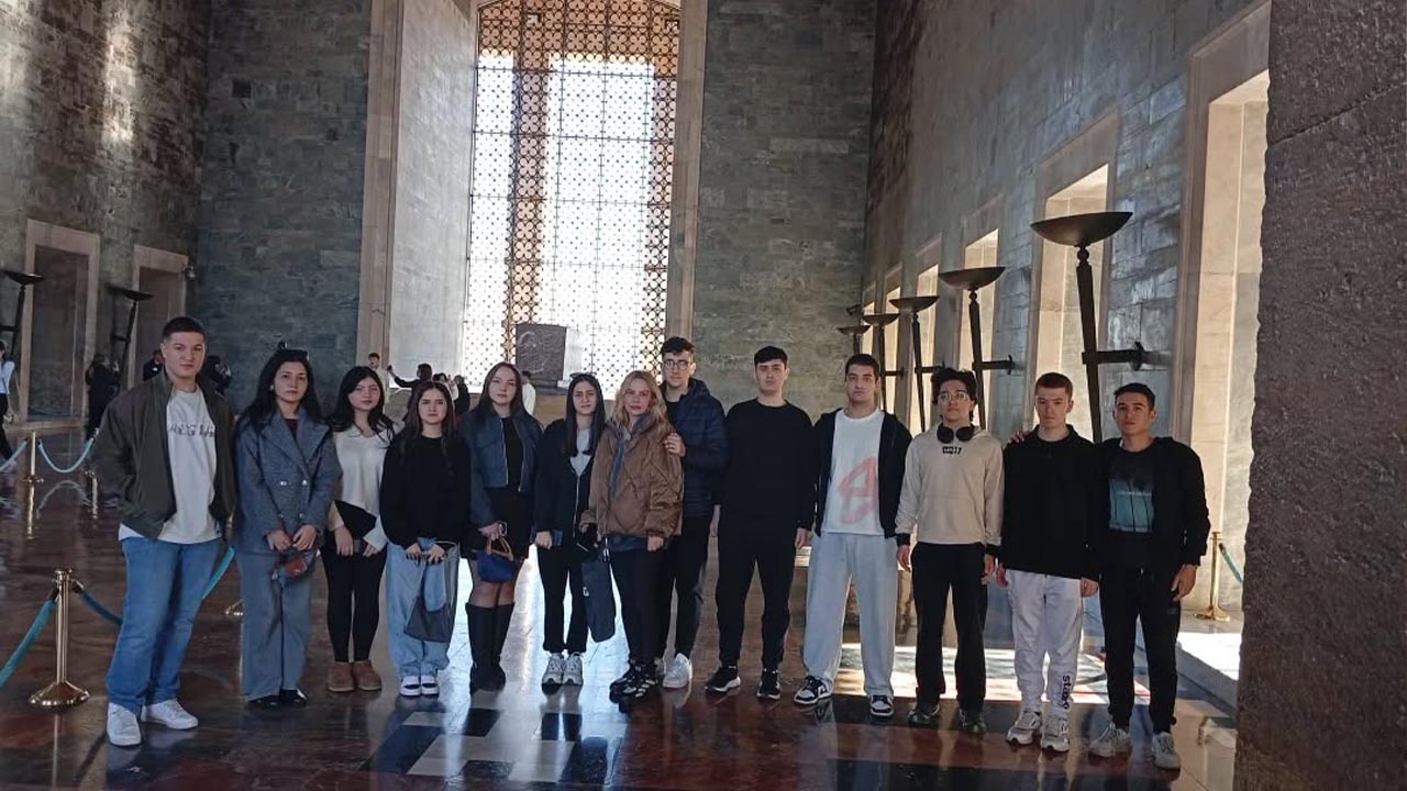 Yalova Ozel Birey Okullari Ogrenci Ogretmen Ankara Gezi Anitkabir Bilkent Odtu Ziyaret (6)