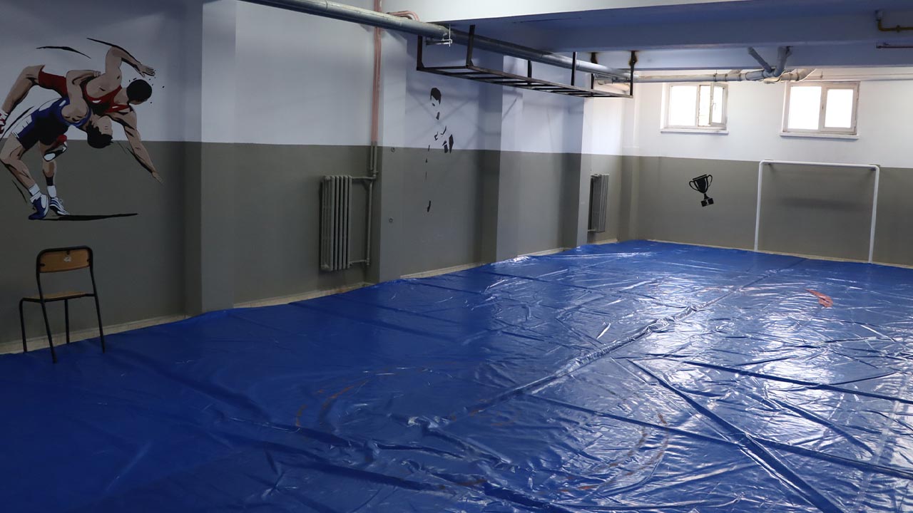 Yalova Subasi Haci Ali Saruhan Ilkokul Giris Alani Calisma Spor Salonu Boyama (2)