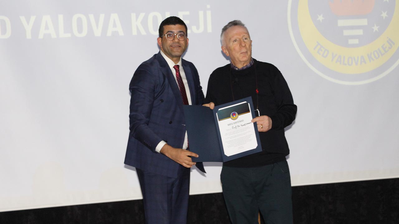 Yalova Ted Koleji Eski Vali Akademisyen Z Kusagi Yesil Yeni Liderler Duzen Sunum Konusma (1)